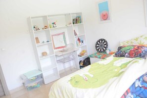3 quartos, escrivaninha, Wi-Fi de cortesia