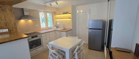 Oven, stovetop