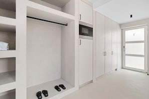Comfort Studio, Sea View | In-room safe, soundproofing, free WiFi