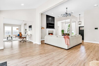 Newly Renovated, Spacious & Modern | THE