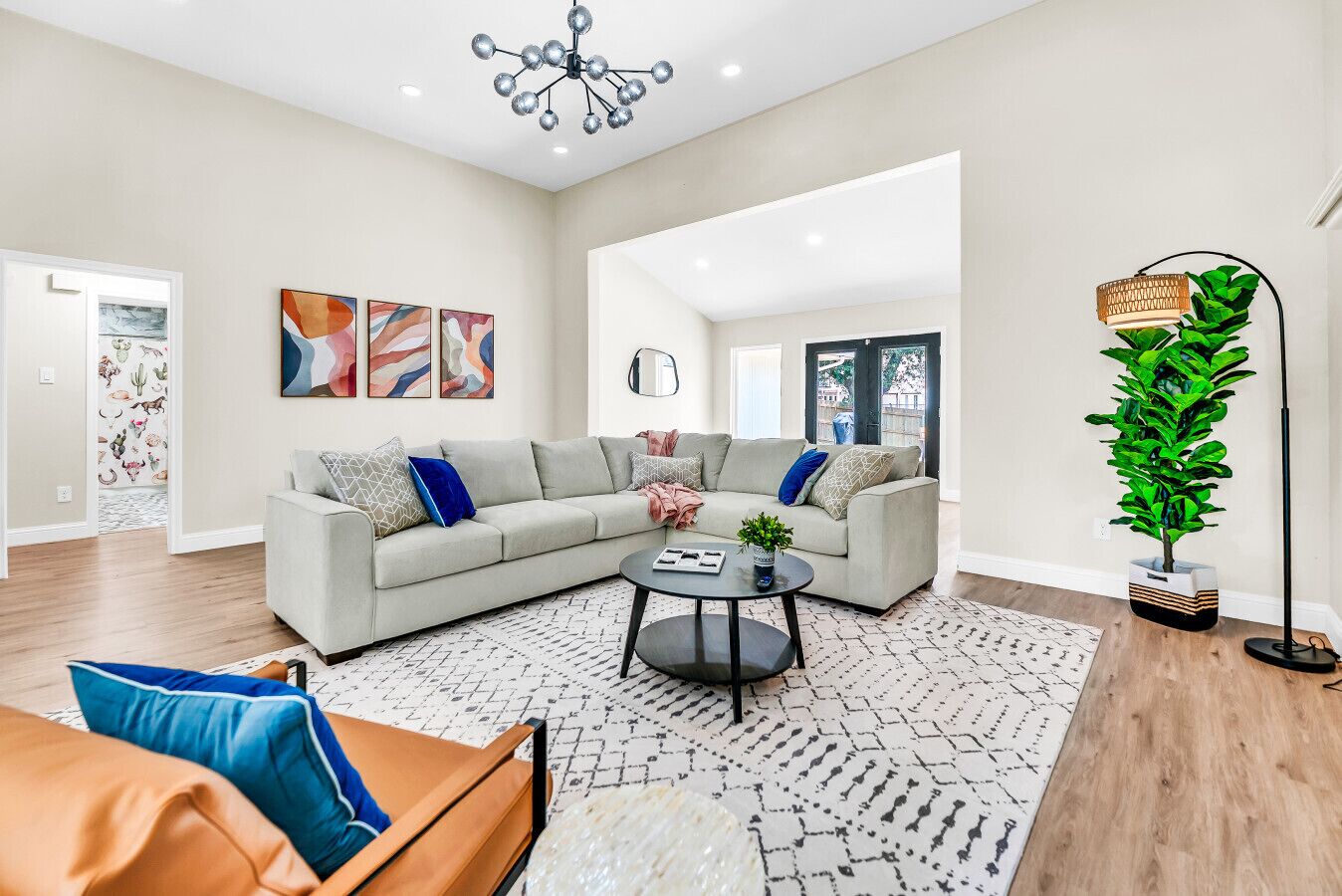 智能电视、壁炉、电子游戏