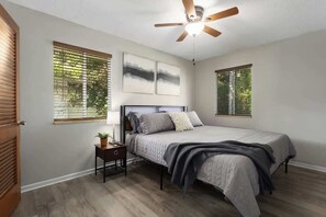 5 bedrooms, desk, iron/ironing board, WiFi