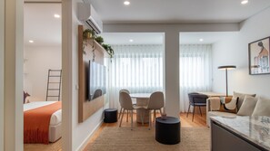 1 chambre, fer et planche à repasser, Wi-Fi gratuit, draps fournis
