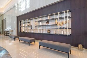 Lobby sitting area - Vogue Downtown Walk to Burj & Dubai Mall (Dubai)