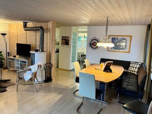 Dining - Beautiful Apartement perfect for groups and families, near Thun and Interlaken (Steffisburg)