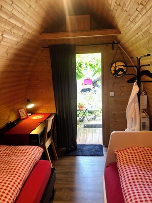 4 多间卧室、熨斗/熨衣板、免费 WiFi、床单