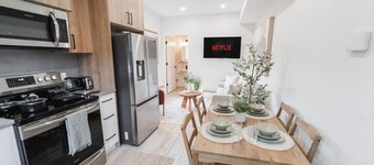 GarageSuite| 2BD + Ping Pong Fun