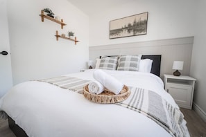 2 quartos, Wi-Fi de cortesia, roupa de cama