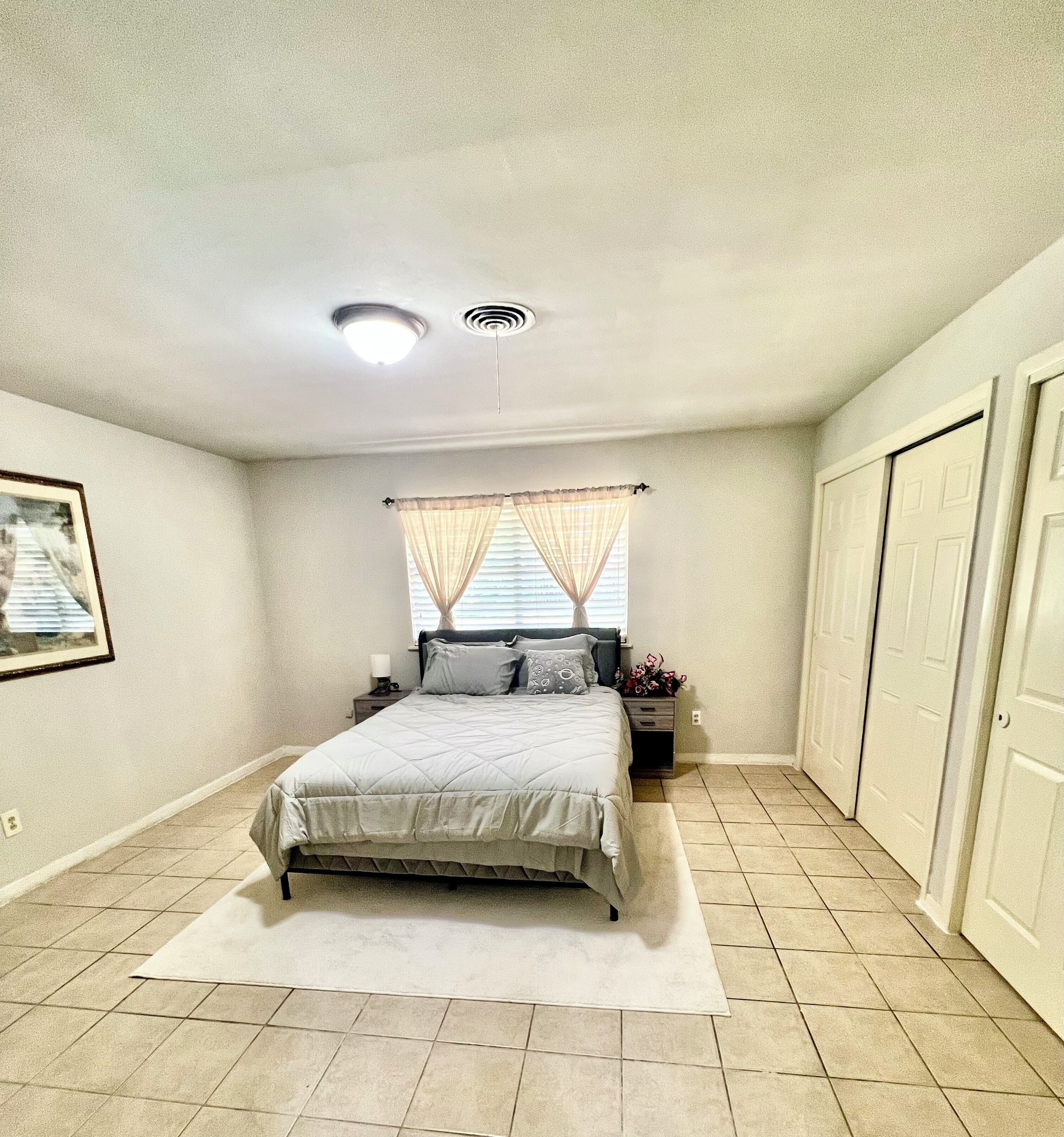 3 bedrooms, desk, iron/ironing board, WiFi