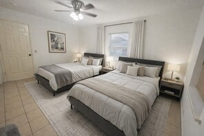 3 Schlafzimmer, Schreibtisch, Bügeleisen/Bügelbrett, WLAN