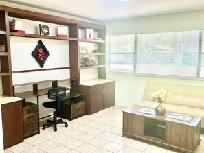 Living area - Sweet Family Home, spacious area with all new material inside the house (Lufkin)