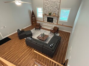 Smart TV, table tennis