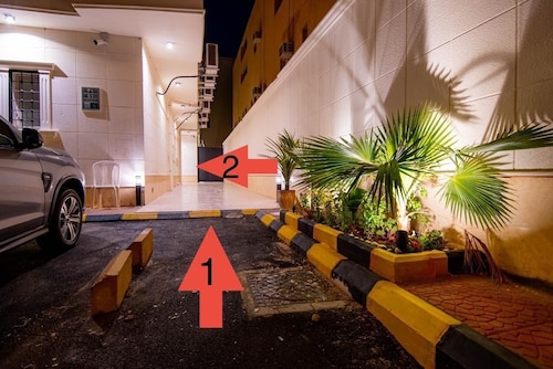 Cozy Studio with smart entrance in the hart of Riyadh.