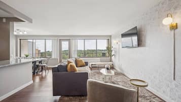 Smart-TV, peis, fotballspill og bordtennis