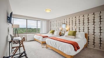 2 bedrooms, desk, iron/ironing board, travel cot