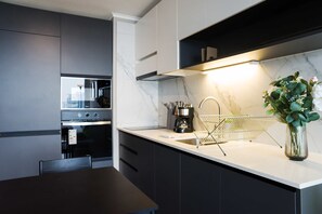 Fridge, microwave, oven, stovetop