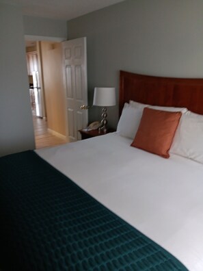 2 chambres, fer et planche à repasser, Wi-Fi, draps fournis