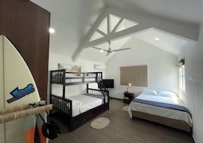 3 bedrooms, iron/ironing board, WiFi, bed sheets