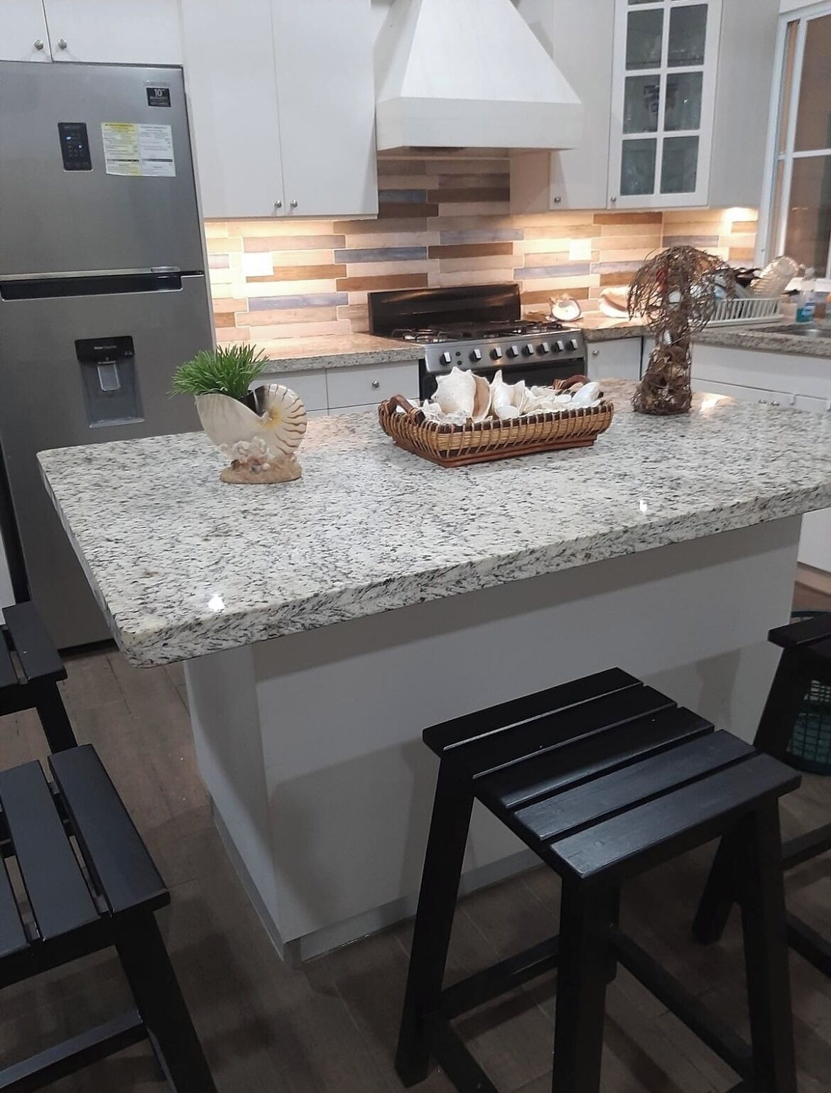 Micro-ondes, four, plaque de cuisson