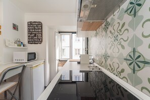 Micro-ondes, plaque de cuisson