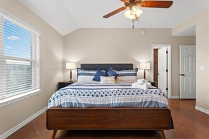 3 bedrooms, desk, iron/ironing board, WiFi