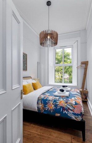 2 bedrooms, iron/ironing board, travel cot, free WiFi