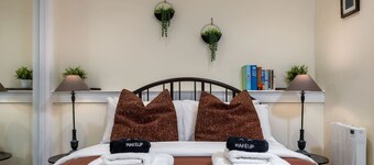 Stirling's Hidden & Tranquil Studio Apartment