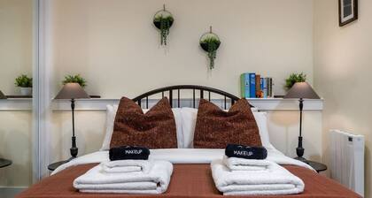 Stirling's Hidden & Tranquil Studio Apartment