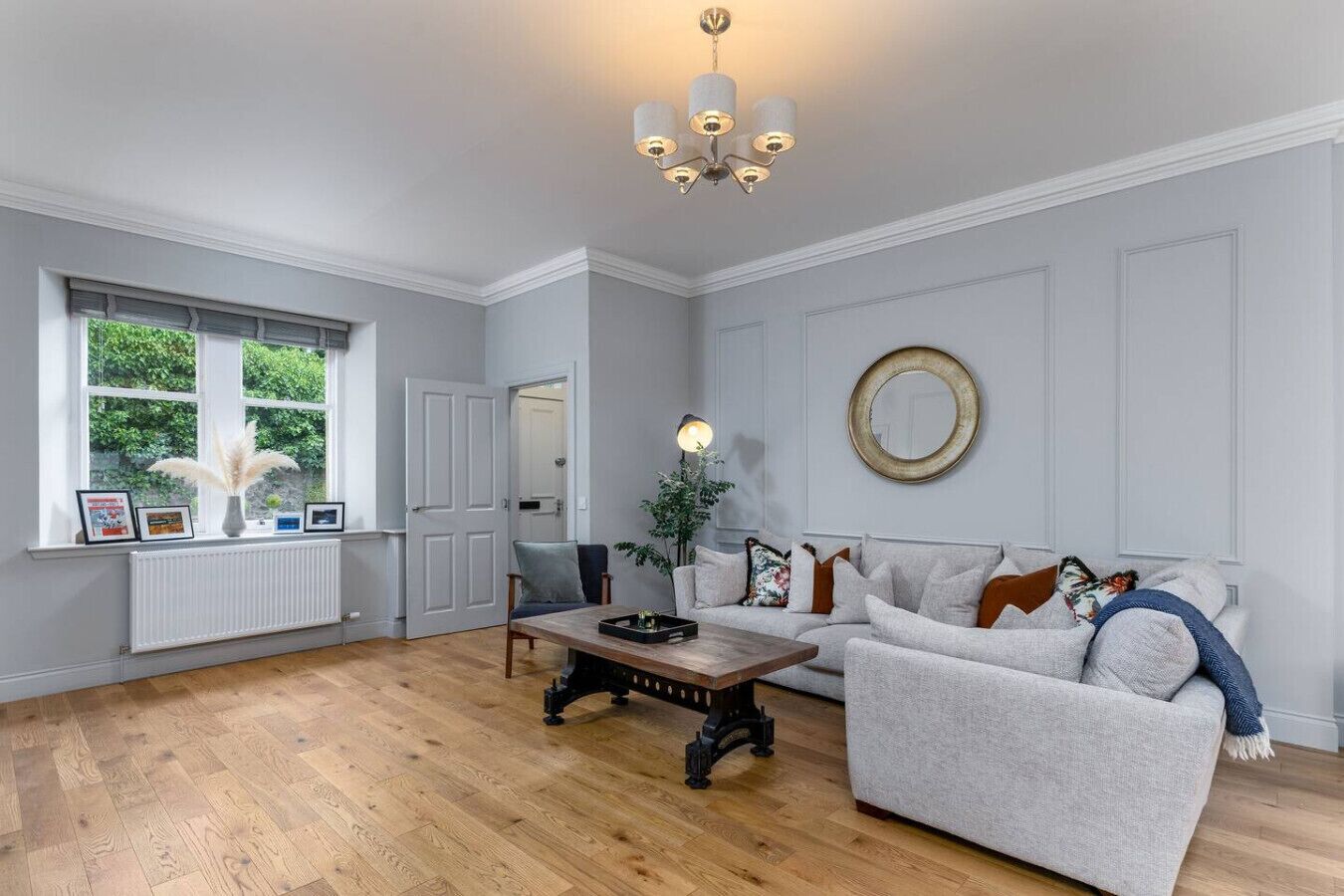 Smart-TV, bøker og PC-skjermer