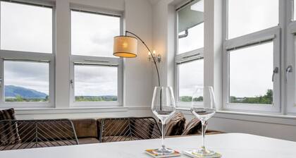 The Stirling Penthouse - Free Parking