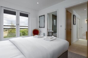 2 makuuhuonetta, silitysrauta/-lauta, Wi-Fi, vuodevaatteet