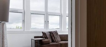 The Stirling Penthouse - Free Parking