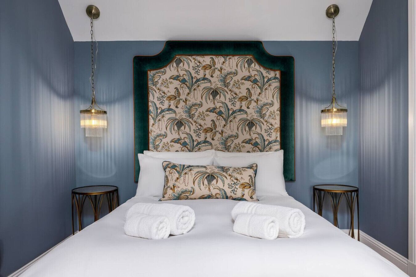 2 habitaciones, tabla de planchar con plancha, cuna de viaje y wifi 