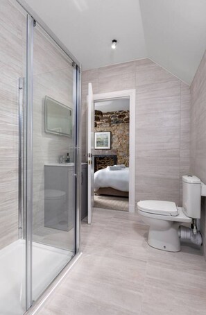 Hair dryer, soap - Craighall House, Stunning River Tay Views & Garden (Stanley)