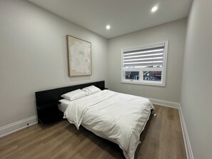 2 chambres, fer et planche à repasser, Wi-Fi gratuit, draps fournis