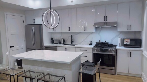 Microwave, oven, stovetop, dishwasher