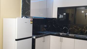 Mikroaaltouuni, liesi