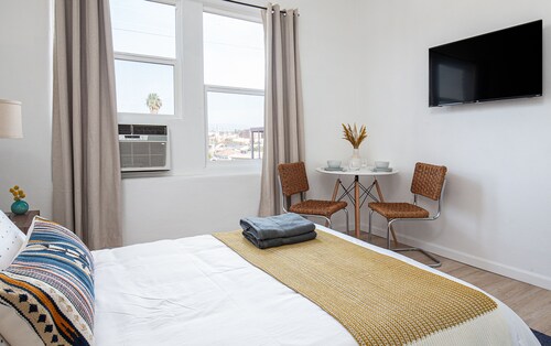 Traveler's Place - Dream LA Exp!