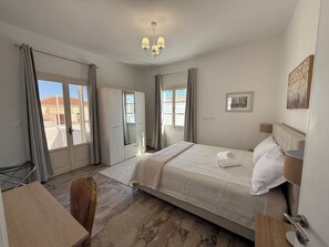 4 Schlafzimmer, Bügeleisen/Bügelbrett, WLAN, Bettwäsche