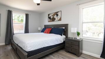 2 bedrooms, desk, iron/ironing board, free WiFi