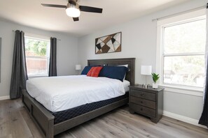 2 bedrooms, desk, iron/ironing board, free WiFi