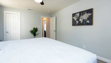 2 bedrooms, desk, iron/ironing board, free WiFi