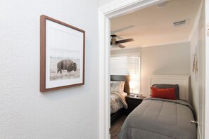 2 bedrooms, desk, iron/ironing board, free WiFi