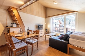 Appartement, balcon, vue montagne | Coin séjour
