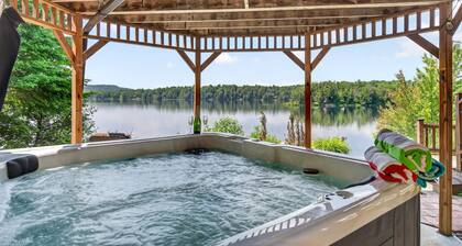 Spa & Waterfront | Chalet le Colibri