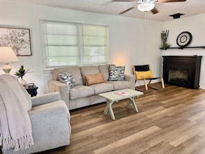Smart TV, fireplace