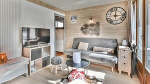 Living area - 350m from ski slopes, 3rd floor, balcony, parking, ski locker, 24m², Les Gets (Les Gets)