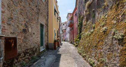 Casa vacacional 'Casa Di Luciana' con balcón y Wi-Fi