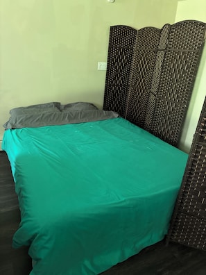 1 Schlafzimmer, Schreibtisch, kostenloses WLAN, BettwÀsche
