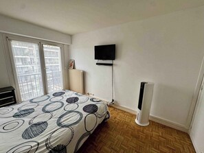1 chambre, fer et planche à repasser, Wi-Fi, draps fournis